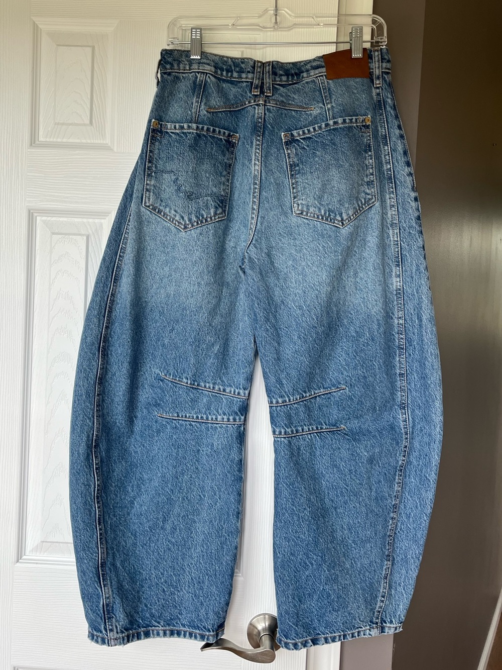 Free People We The Free Good Luck Barrel Jeans - Ultra Light Beam - size 27 - Picture 2 of 16